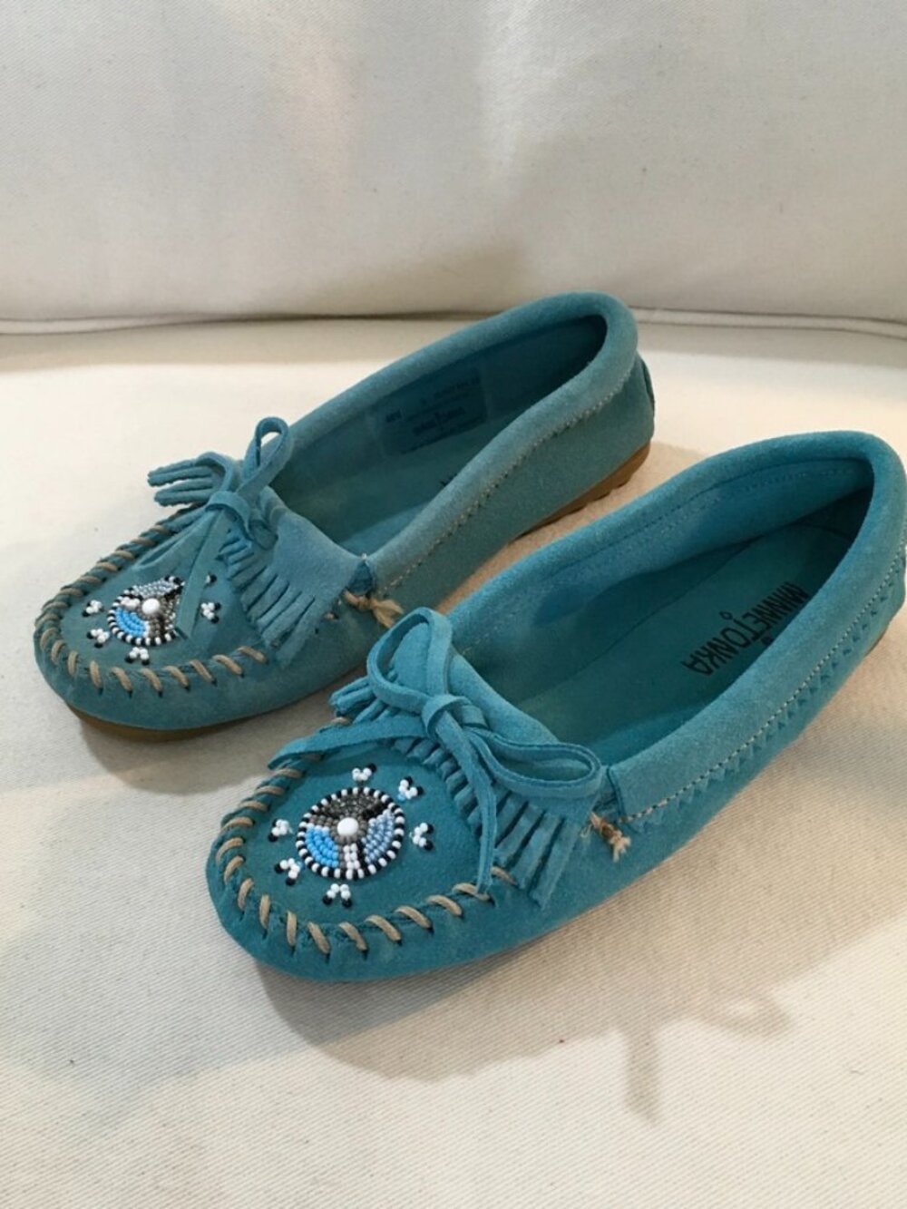Minnetonka Turquoise Beaded Moccasins Sz 5